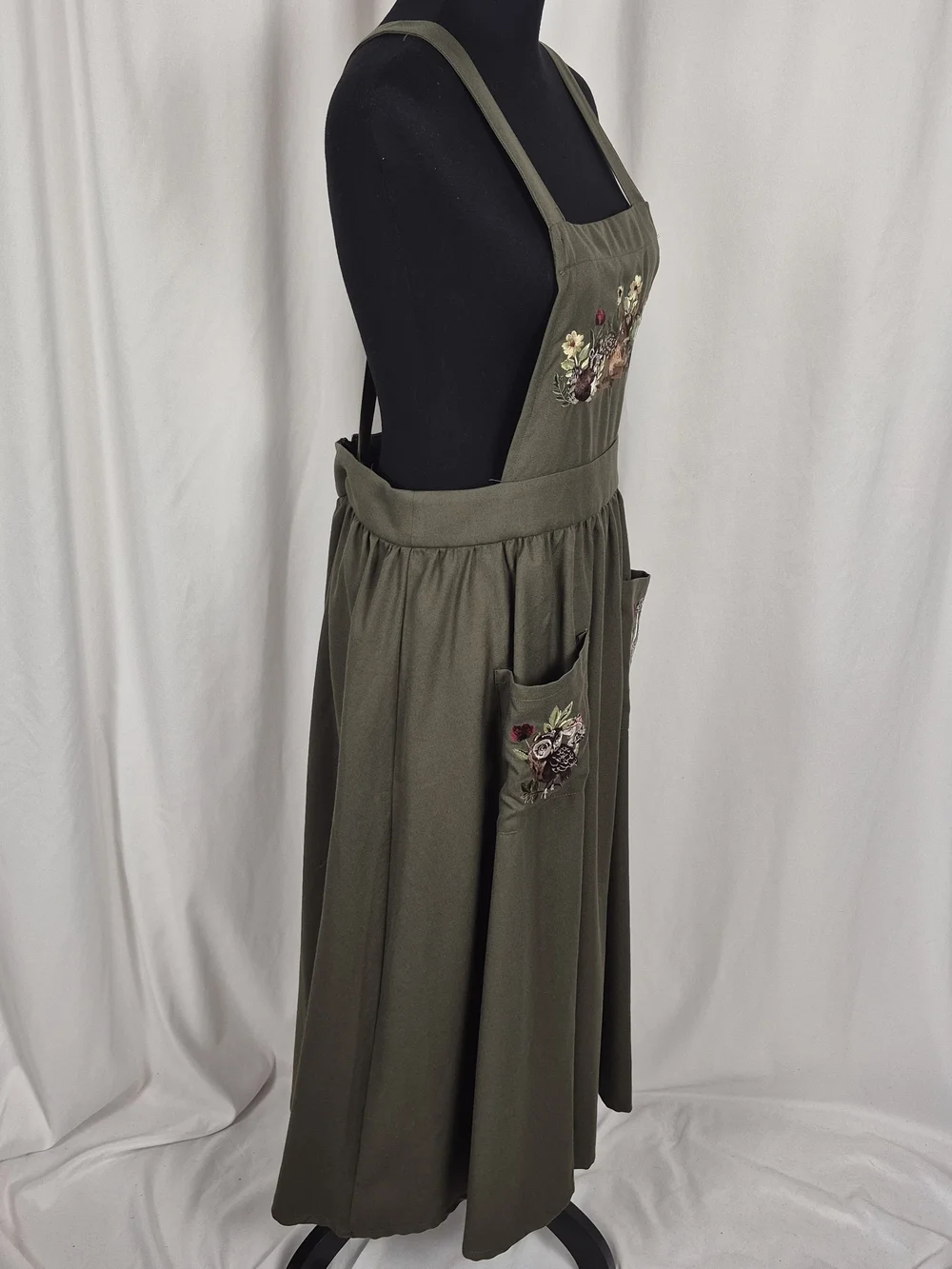 Hot Topic Thorn & Fable Woodland Embroidered Midaxi Skirtall - Size XL (Jr.) / M